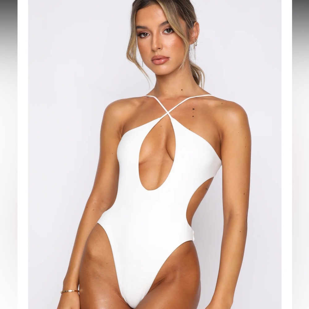 White Fox Colombia One Piece swimsuit in white. size small